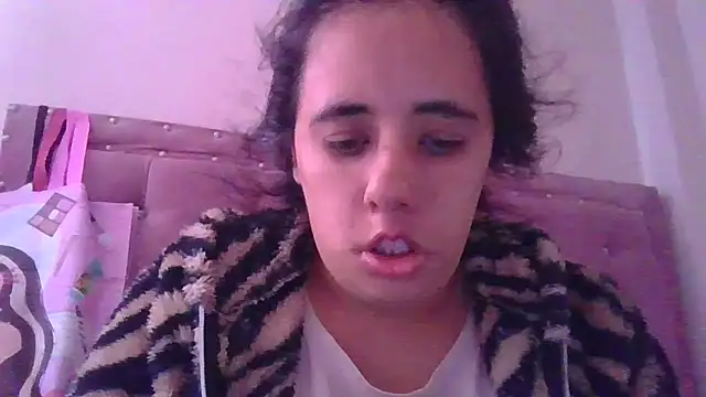 annarose19 online show from February 5, 2026, 8:35 pm