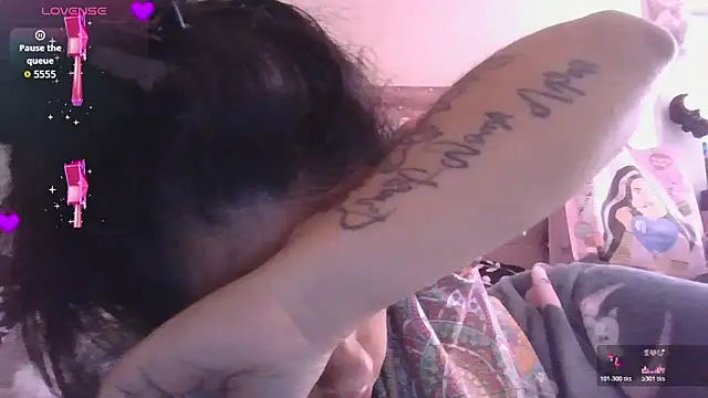 annarose19 online show from May 6, 2026, 5:51 pm