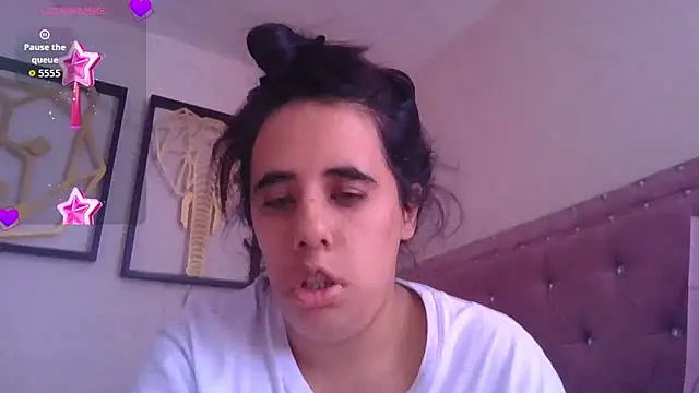 annarose19 online show from May 30, 2026, 6:05 pm
