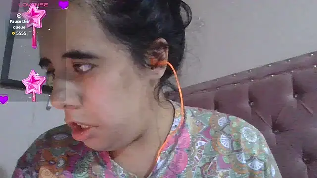 annarose19 online show from June 11, 2026, 12:32 am