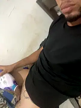 Snapshot of Mill19 chatting on September 27, 2025, 6:35 pm Mill19 online show from September 27, 2025, 6:35 pm