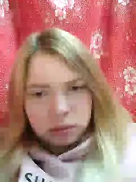Snapshot of Zuli_Kiska chatting on January 13, 2025, 8:48 pm Zuli Kiska online show from January 13, 2025, 8:48 pm