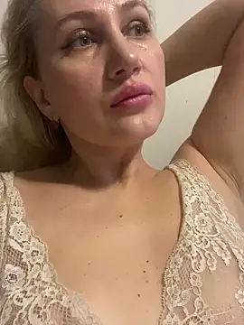 YourBlondee online show from December 16, 2024, 2:57 am