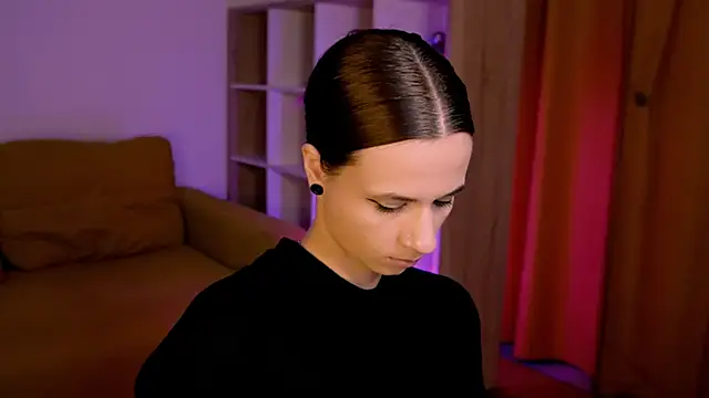 ItsAlisia online show from November 27, 2025, 1:35 pm