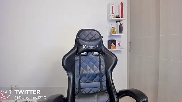 Snapshot of RubiOberli chatting on March 13, 2025, 6:37 am RubiOberli online show from March 13, 2025, 6:37 am