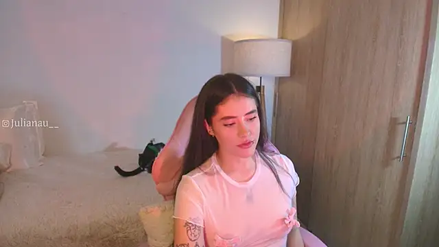 iriswest  online show from November 8, 2025, 11:25 pm