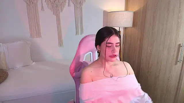 iriswest  online show from December 21, 2025, 12:51 am