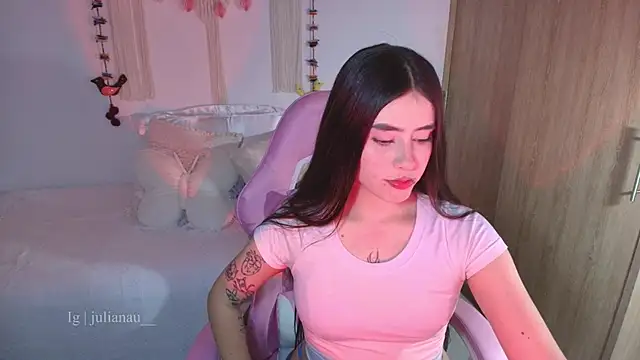 iriswest  online show from March 19, 2026, 12:25 am