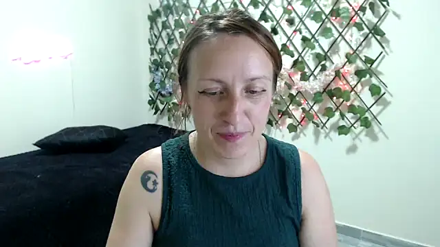 Snapshot of kittykalor09 chatting on May 18, 2026, 12:18 am kittykalor09 online show from May 18, 2026, 12:18 am