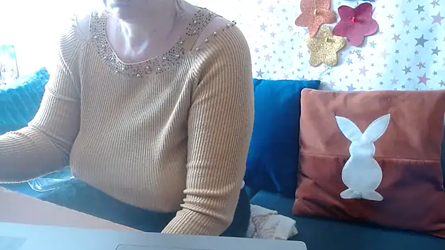 QueenLana online show from May 2, 2026, 6:51 am