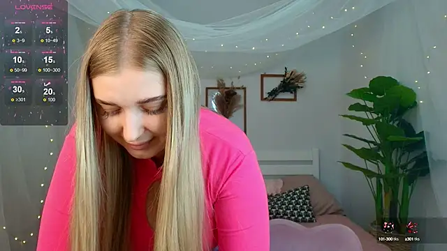 Snapshot of Adr1ana_ chatting on March 19, 2025, 2:27 am Adr1ana online show from March 19, 2025, 2:27 am