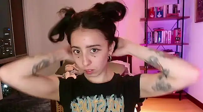 Snapshot of babyluna_8_8 chatting on February 27, 2025, 2:42 am babyluna 8 8 online show from February 27, 2025, 2:42 am