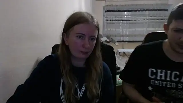 PeterAndJen online show from November 3, 2025, 8:43 pm