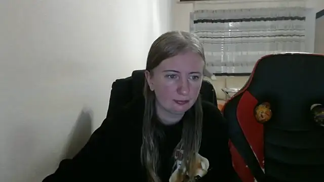 PeterAndJen online show from November 25, 2025, 7:36 pm