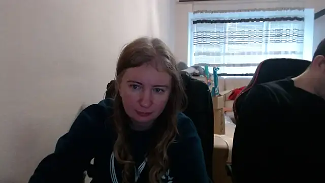 PeterAndJen online show from December 2, 2025, 7:03 am