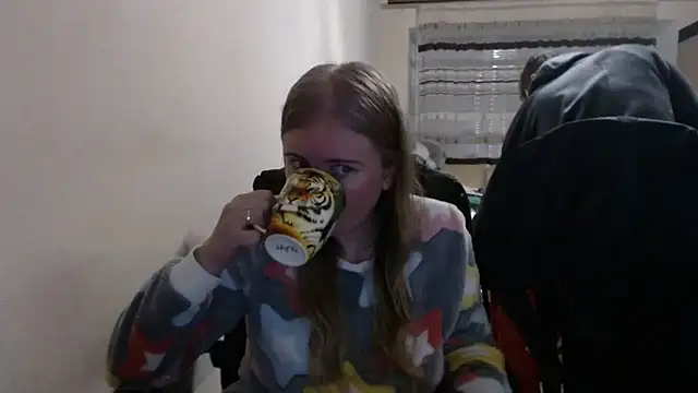 PeterAndJen online show from December 17, 2025, 6:14 pm