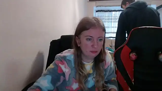 PeterAndJen online show from December 19, 2025, 6:31 am