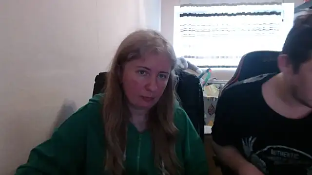 PeterAndJen online show from April 18, 2026, 7:58 pm