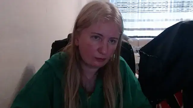 PeterAndJen online show from April 21, 2026, 5:28 pm
