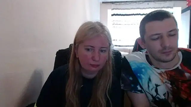Snapshot of PeterAndJen chatting on June 3, 2026, 6:38 am PeterAndJen online show from June 3, 2026, 6:38 am