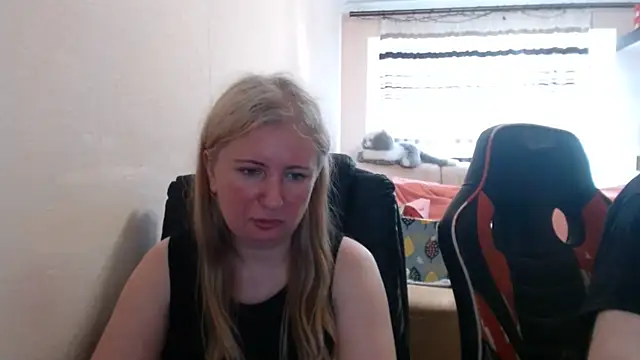 Snapshot of PeterAndJen chatting on June 12, 2026, 5:12 pm PeterAndJen online show from June 12, 2026, 5:12 pm