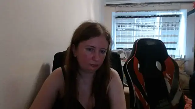 PeterAndJen online show from July 19, 2026, 6:44 pm
