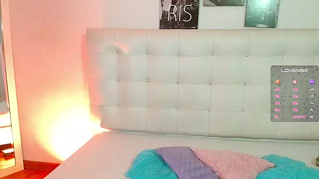 Snapshot of hornystepmommy chatting on December 20, 2024, 7:50 pm hornystepmommy online show from December 20, 2024, 7:50 pm