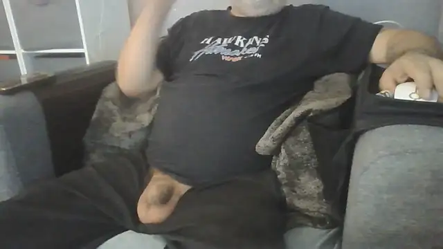Snapshot of Naturistmale45 chatting on June 5, 2026, 5:51 pm Naturistmale45 online show from June 5, 2026, 5:51 pm