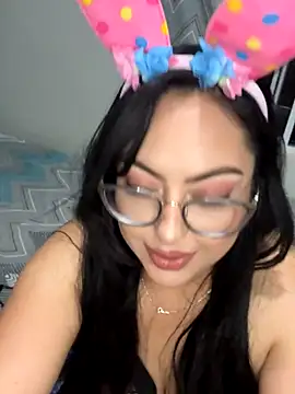 Snapshot of MileyGia chatting on October 29, 2025, 12:57 am MileyGia online show from October 29, 2025, 12:57 am