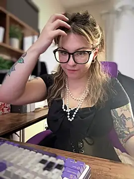 JennKenobi online show from February 21, 2025, 6:15 pm