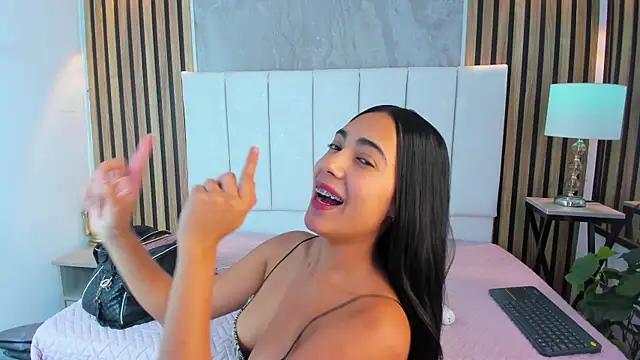 annngels99 online show from November 4, 2025, 12:10 am