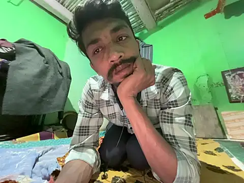 Snapshot of PrabV0319 chatting on February 21, 2026, 8:10 pm PrabV0319 online show from February 21, 2026, 8:10 pm