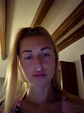 Snapshot of kylie_blck chatting on May 31, 2026, 2:42 am kylie blck online show from May 31, 2026, 2:42 am