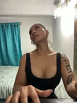 Angela isabella online show from January 6, 2025, 10:05 pm