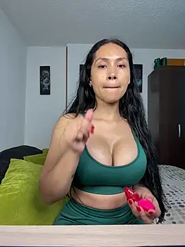 Angela isabella online show from April 23, 2026, 7:49 pm