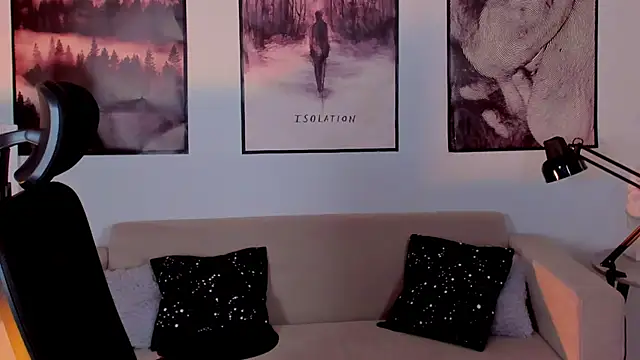 Snapshot of AsheLucker chatting on December 13, 2024, 8:04 pm AsheLucker online show from December 13, 2024, 8:04 pm