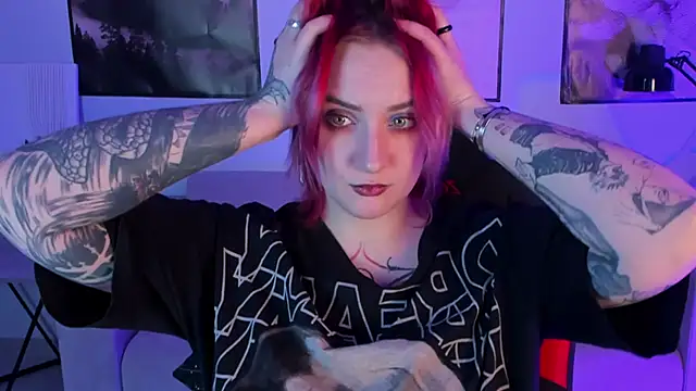 Snapshot of AsheLucker chatting on January 16, 2025, 11:48 pm AsheLucker online show from January 16, 2025, 11:48 pm