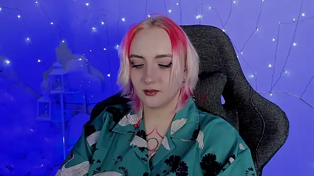 Snapshot of AsheLucker chatting on January 23, 2025, 11:36 pm AsheLucker online show from January 23, 2025, 11:36 pm