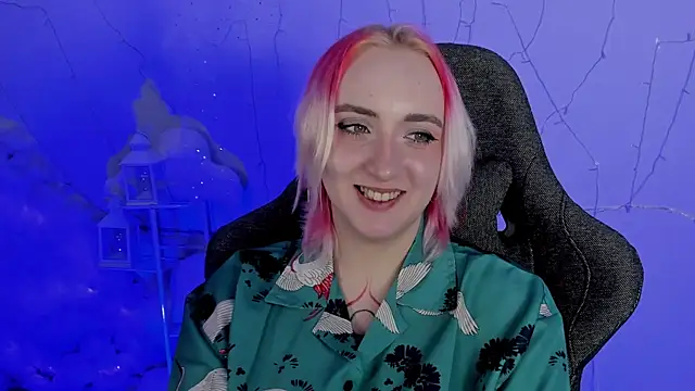 Snapshot of AsheLucker chatting on January 24, 2025, 2:39 am AsheLucker online show from January 24, 2025, 2:39 am