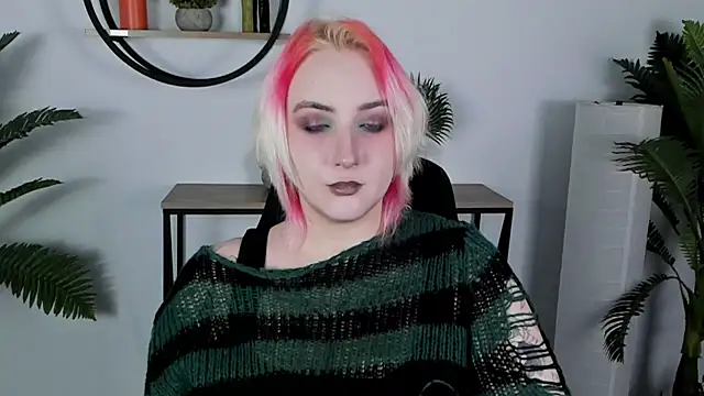 Snapshot of AsheLucker chatting on January 29, 2025, 8:14 pm AsheLucker online show from January 29, 2025, 8:14 pm