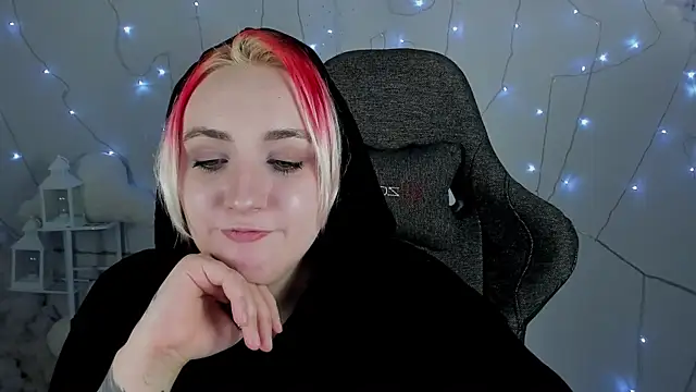 Snapshot of AsheLucker chatting on January 30, 2025, 11:55 pm AsheLucker online show from January 30, 2025, 11:55 pm