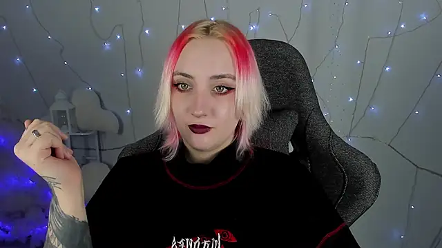 Snapshot of AsheLucker chatting on February 1, 2025, 8:16 pm AsheLucker online show from February 1, 2025, 8:16 pm