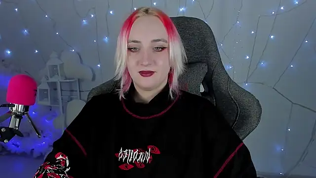 Snapshot of AsheLucker chatting on February 1, 2025, 11:48 pm AsheLucker online show from February 1, 2025, 11:48 pm