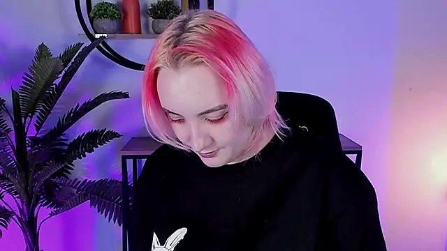 Snapshot of AsheLucker chatting on February 16, 2025, 8:44 pm AsheLucker online show from February 16, 2025, 8:44 pm