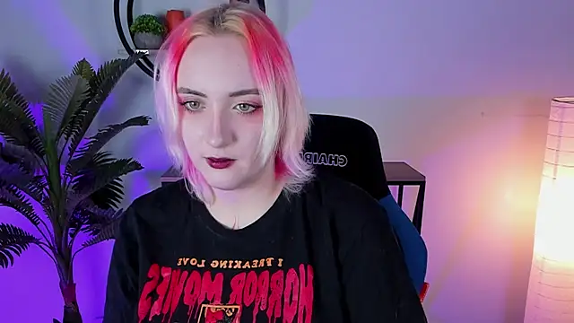 Snapshot of AsheLucker chatting on February 20, 2025, 2:07 am AsheLucker online show from February 20, 2025, 2:07 am