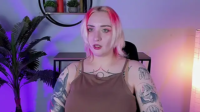 Snapshot of AsheLucker chatting on February 20, 2025, 8:50 am AsheLucker online show from February 20, 2025, 8:50 am