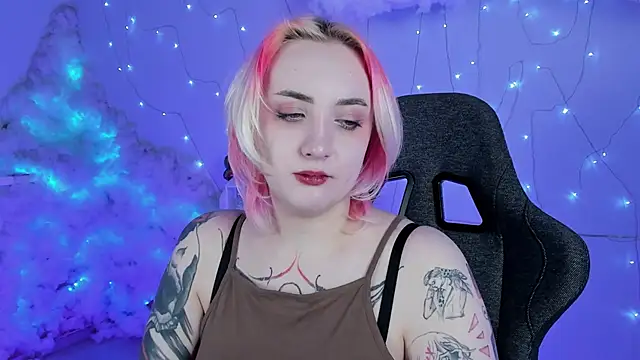 Snapshot of AsheLucker chatting on February 24, 2025, 2:30 am AsheLucker online show from February 24, 2025, 2:30 am