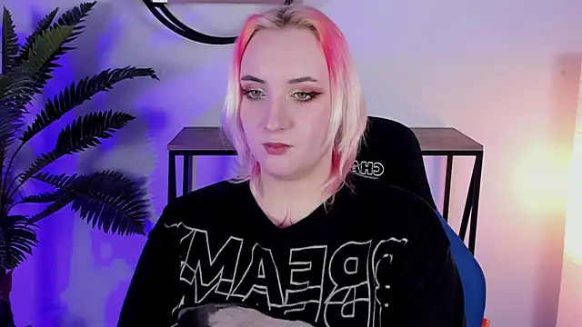 Snapshot of AsheLucker chatting on February 27, 2025, 5:45 am AsheLucker online show from February 27, 2025, 5:45 am