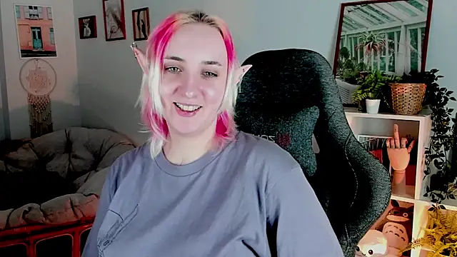 Snapshot of AsheLucker chatting on March 6, 2025, 8:52 am AsheLucker online show from March 6, 2025, 8:52 am