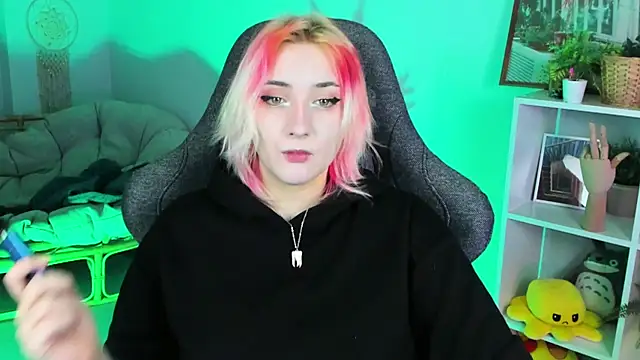 Snapshot of AsheLucker chatting on March 10, 2025, 2:28 am AsheLucker online show from March 10, 2025, 2:28 am